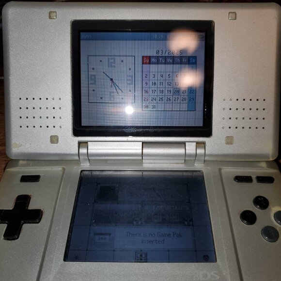 Nintendo DS - Picture 2 of 6